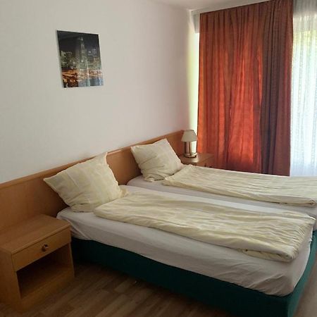 המבורג Grando Sukredo Hotel מראה חיצוני תמונה